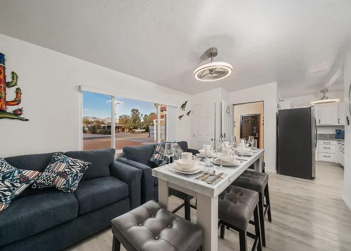 3Br 2Ba Home W Jacuzzi Near Reid Park & Zoo Unit A Holiday home *