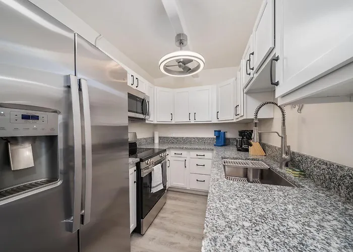 Holiday home 3Br 2Ba Home W Jacuzzi Near Reid Park & Zoo Unit A Tucson
