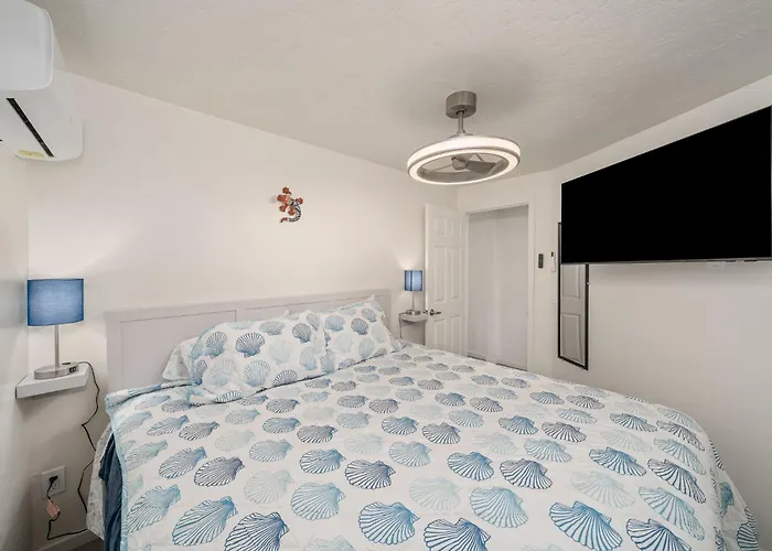 3Br 2Ba Home W Jacuzzi Near Reid Park & Zoo Unit A *
