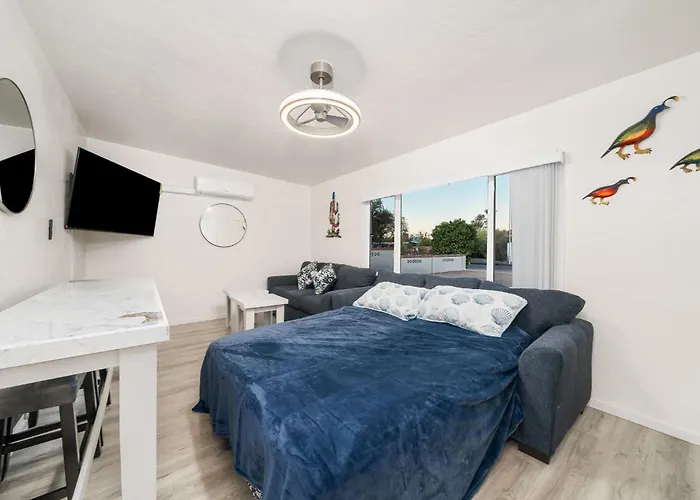 3Br 2Ba Home W Jacuzzi Near Reid Park & Zoo Unit A Holiday home *