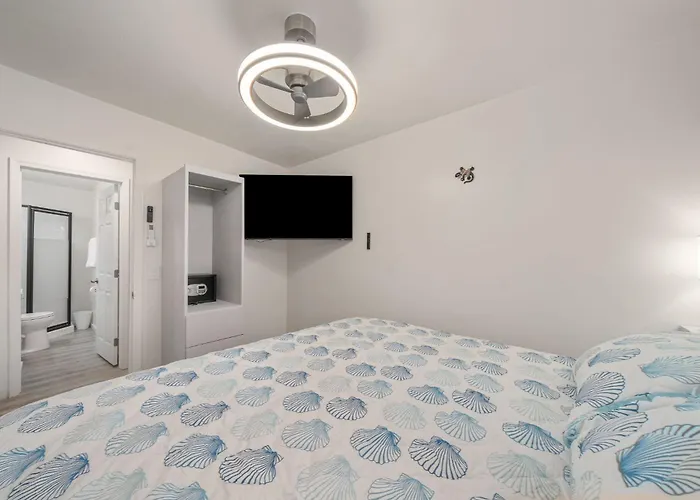 Holiday home 3Br 2Ba Home W Jacuzzi Near Reid Park & Zoo Unit A
