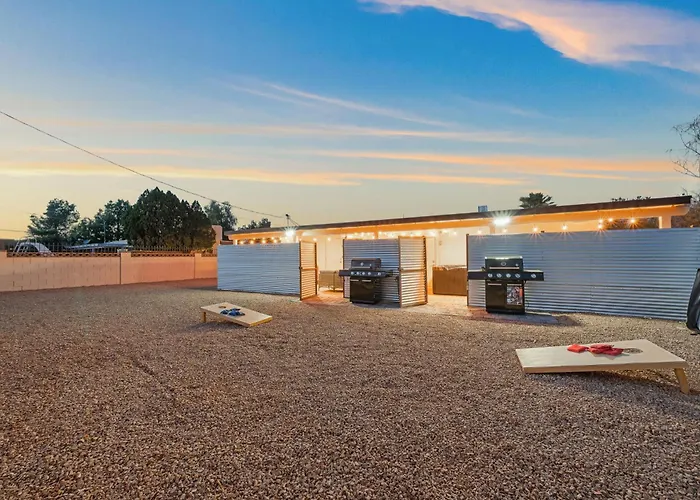 3Br 2Ba Home W Jacuzzi Near Reid Park & Zoo Unit A Holiday home *
